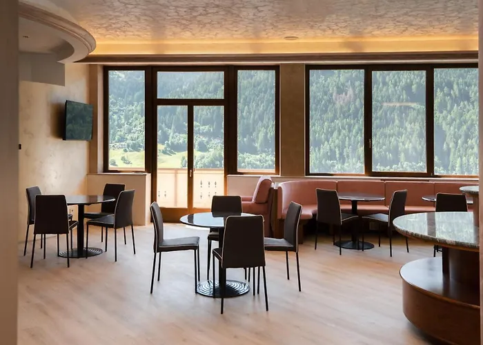 Vezza Alpine & 3* Vezza dʼOglio
